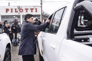 Claudio Vidal entregó 50 camionetas 0KM y 1 camión a entes provinciales