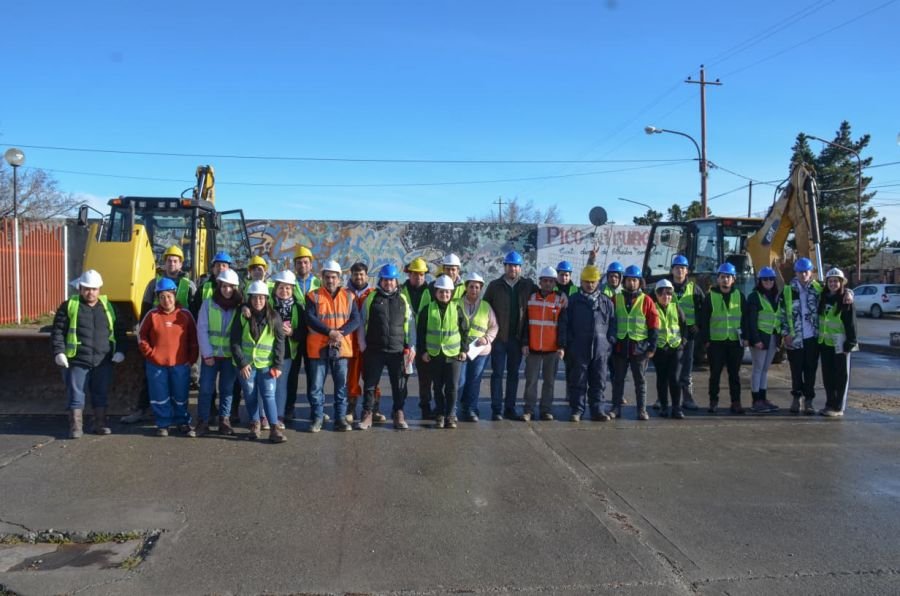 Pico Truncado: Finalizó el taller de maquinaria pesada con la entrega de certificados
