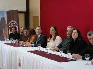 El Gobierno de Santa Cruz acompañó el 52° Aniversario de Tres Lagos