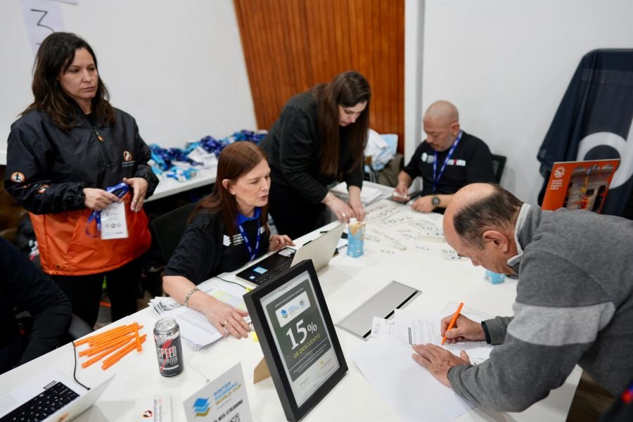 Comenzó el Winter Swimming World Cup 2025 en El Calafate