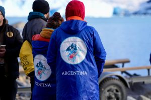 El Winter Swimming World Cup 2025 tuvo su primera jornada de competencia frente al Glaciar Perito Moreno