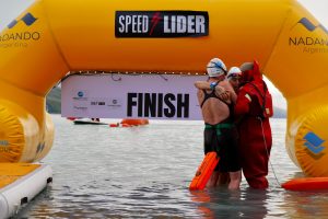 El Winter Swimming World Cup 2025 tuvo su primera jornada de competencia frente al Glaciar Perito Moreno