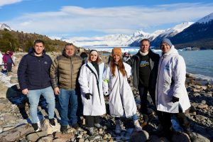 Autoridades Provinciales acompañaron la segunda jornada de la Winter Swimming World Cup frente al Glaciar Perito Moreno