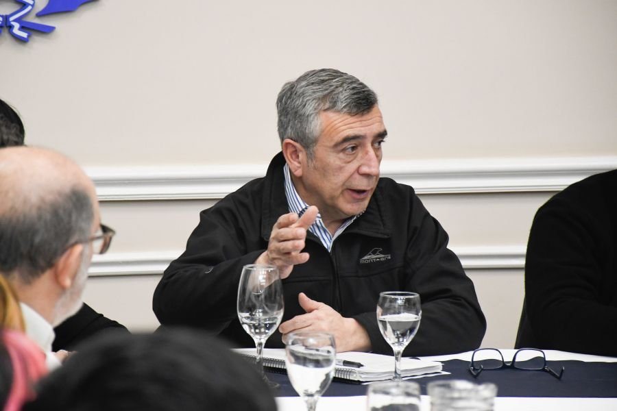 Álvarez: “Vamos a impulsar todas las actividades económicas rentables para Santa Cruz”