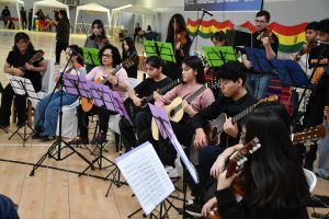 El Gobierno de Santa Cruz acompañó la fiesta cívica por el 200° Aniversario de la Independencia de Bolivia