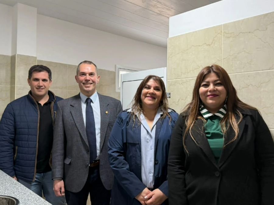 Gobernador Gregores inauguró su nuevo albergue municipal y recibió a los Juegos Evita de Vóley Sub 15