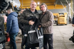 Vialidad inició la entrega de 850 camperas de abrigo al personal de toda la provincia