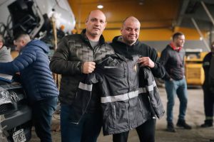 Vialidad inició la entrega de 850 camperas de abrigo al personal de toda la provincia