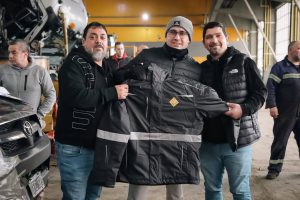 Vialidad inició la entrega de 850 camperas de abrigo al personal de toda la provincia