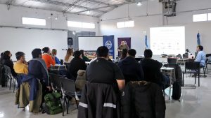 Dictaron taller sobre manejo de drones para aplicar en tareas de contralor de actividades productivas