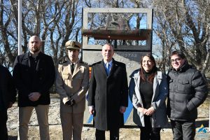 Álvarez: “El país nos necesita unidos, con orgullo patrio y con responsabilidad diaria”