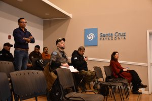 Santa Cruz refuerza la capacitación ambiental con charlas sobre Macá Tobiano y Visón Americano