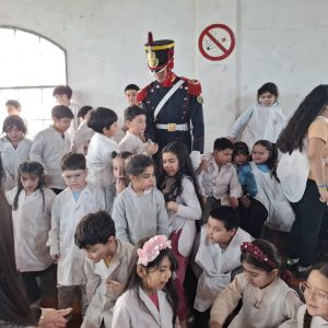 Los Granaderos a Caballo visitaron escuelas de Río Gallegos