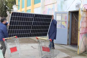 Santa Cruz impulsa la transición energética en sus escuelas técnicas con la instalación de paneles solares