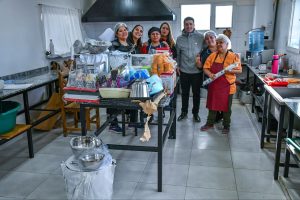Seguridad alimentaria: Desarrollo Social entregó equipamiento e insumos de cocina a comedores