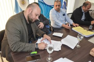 Abrieron sobres de licitaciones para obras fundamentales en Puerto Santa Cruz