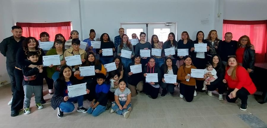 Las Heras: entregaron certificados a cuidadores domiciliarios