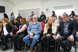 Formación para el trabajo: Comenzó en Puerto San Julián el ciclo de capacitación en fileteado de pescado