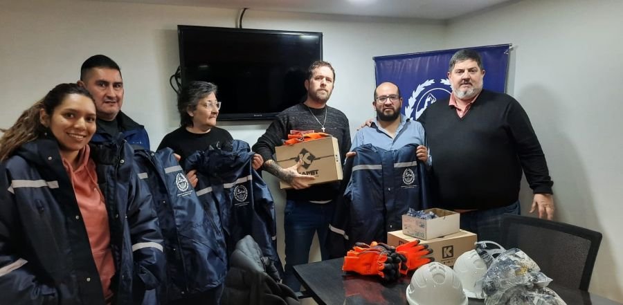 Trabajo entregó indumentaria de seguridad a agentes de inspección