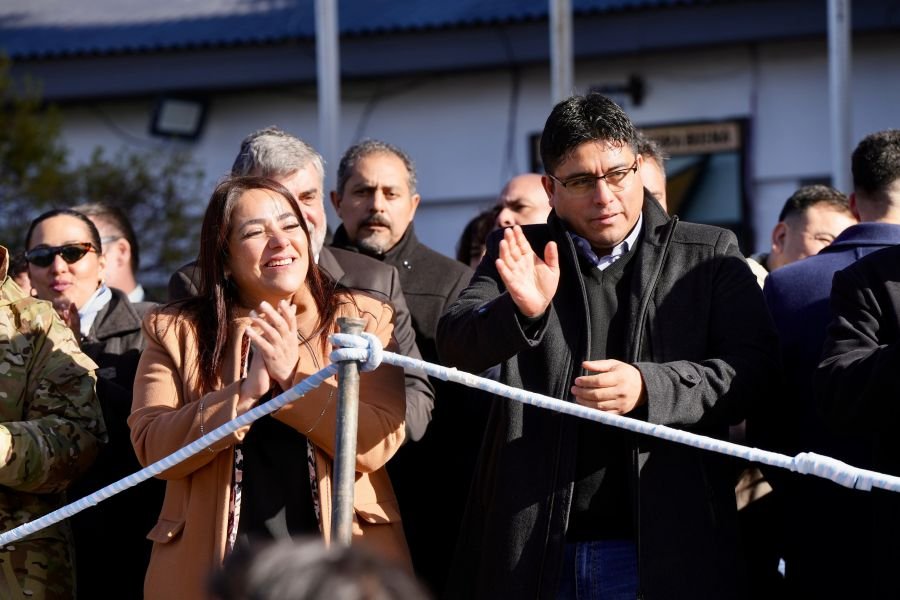 Farías: "Las palabras convencen, los hechos hablan"