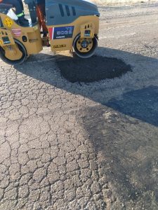 Trabajos de bacheo en la Ruta Nacional N°3: un reclamo de la comunidad atendido por Vialidad Provincial