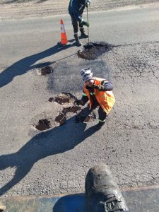 Trabajos de bacheo en la Ruta Nacional N°3: un reclamo de la comunidad atendido por Vialidad Provincial