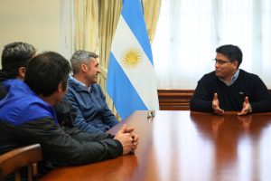 Santa Cruz forma a los futuros operadores de la primera planta de alimento balanceado