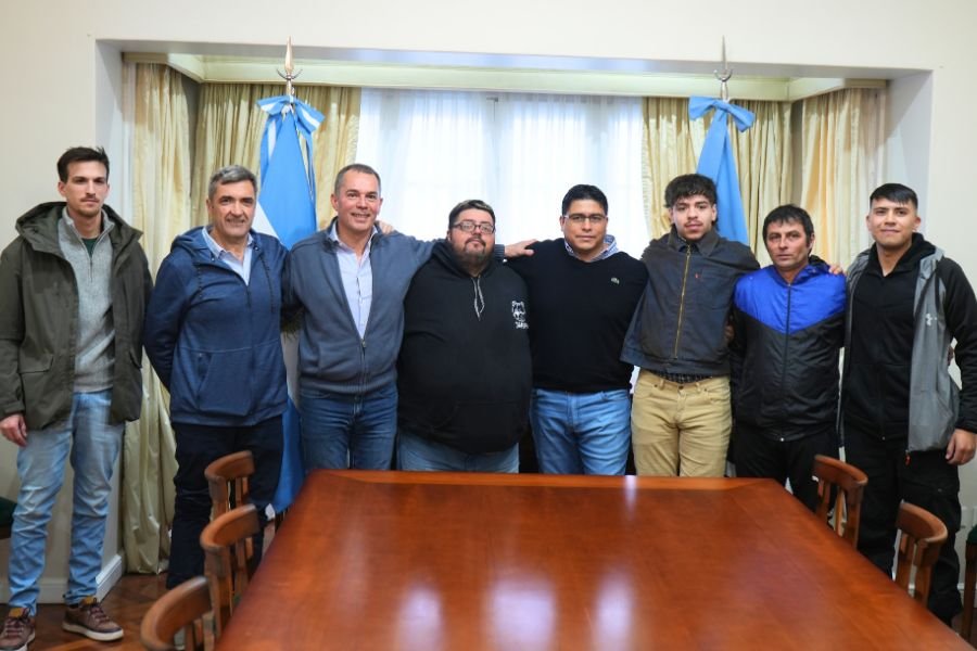 Santa Cruz forma a los futuros operadores de la primera planta de alimento balanceado