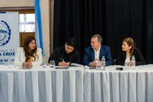 El Calafate: Claudio Vidal presentó el Programa Provincial EduActiva