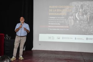 Paleontólogo del CONICET brindó una charla sobre el hallazgo de un cocodrilo gigante en El Calafate