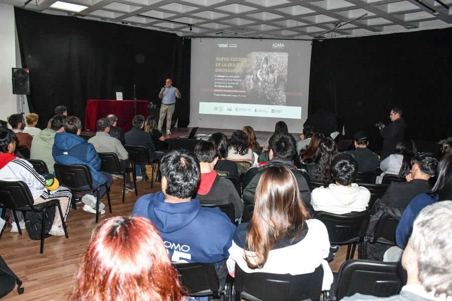 Paleontólogo del CONICET brindó una charla sobre el hallazgo de un cocodrilo gigante en El Calafate