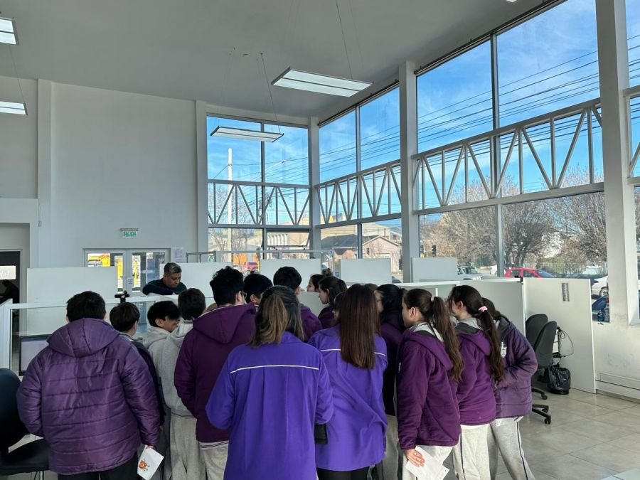 El Instituto de Educación Austro visitó el Registro Civil en Río Gallegos