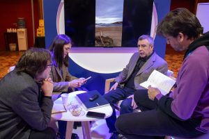 Amplia convocatoria al panel sobre Energía, Minería y Comunicación para periodistas santacruceños