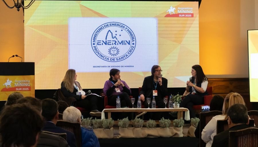 Amplia convocatoria al panel sobre Energía, Minería y Comunicación para periodistas santacruceños