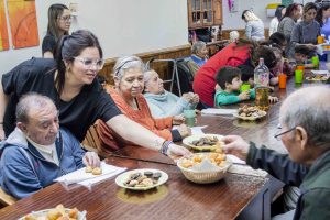Jornada intergeneracional en la Residencia para Adultos Mayores “Dr. Braulio Zumalacarregui”