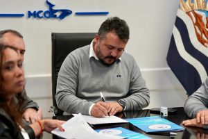 Se firmó el contrato para finalizar el Cuartel de Bomberos División N°28 en Caleta Olivia