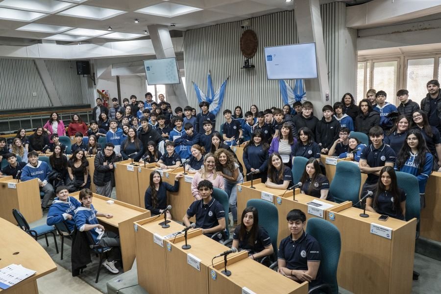 La Legislatura Provincial recibió la visita de estudiantes del Colegio Salesiano