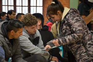 Distrigas llevó la capacitación en Maquinaria Pesada a Los Antiguos con gran respuesta de los vecinos