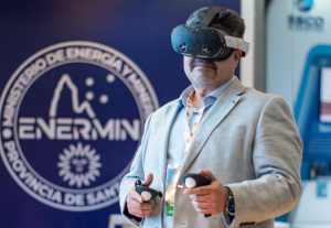 Santa Cruz presenta la licitación de diez áreas hidrocarburíferas estratégicas en la Expo AOG 2025