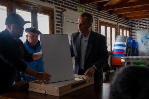 El Gobernador junto al jefe de Gabinete visitaron la Planta Estable de Lago Roca