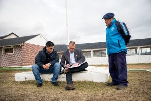 El Gobernador junto al jefe de Gabinete visitaron la Planta Estable de Lago Roca