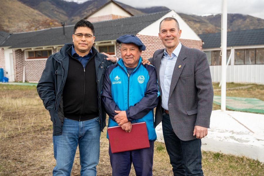 El Gobernador junto al jefe de Gabinete visitaron la Planta Estable de Lago Roca