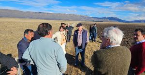 Vidal en la estancia Alice de El Calafate: “La única forma de salir adelante es con trabajo y producción”