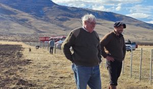 Vidal en la estancia Alice de El Calafate: “La única forma de salir adelante es con trabajo y producción”