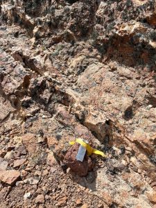 Inspeccionan proyectos de exploración en el noroeste del Macizo del Deseado