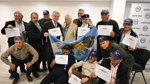 Se presentó el libro “Pidiendo Pista” y se reconoció a los veteranos de Guerra de Malvinas