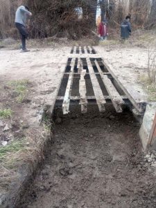 Avanzan las obras de limpieza y ampliación de canales en Perito Moreno con mano de obra local
