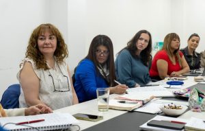 Se avanza en acciones para la transformación de la educación en Santa Cruz