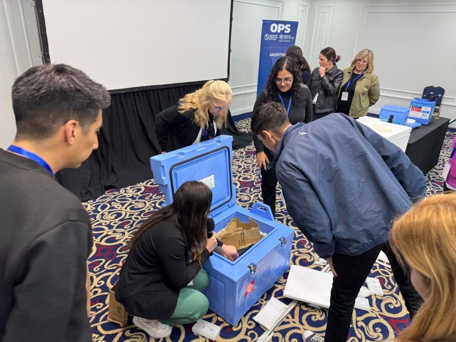 Santa Cruz estuvo presente en una capacitación dictada para garantizar vacunas seguras y efectivas