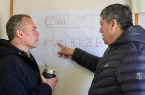 Álvarez recorrió la obra del edificio de la Asociación Independiente de Fútbol de los Barrios